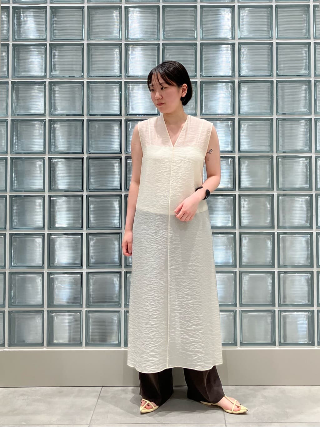 新品タグ付♡UNITED ARROWS タック Vネック ロングワンピース UNITED ARROWS（ユナイテッドアローズ）の「タック Vネック ロング