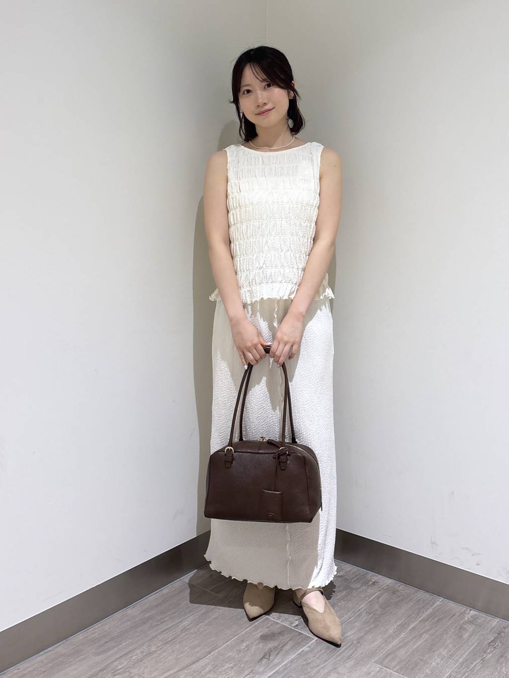mysty womanの【セットアップ着用可】カットジャガードノースリプルオーバーを使ったコーディネートを紹介します。｜Rakuten Fashion(楽天ファッション／旧楽天ブランドアベニュー)7324802