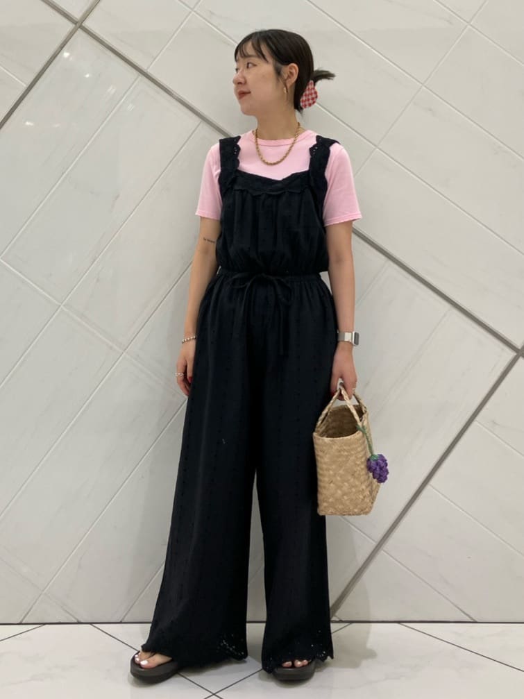 FREAK’S STOREのポワンココットクルーネック半袖Tシャツを使ったコーディネートを紹介します。｜Rakuten Fashion(楽天ファッション／旧楽天ブランドアベニュー)7325984