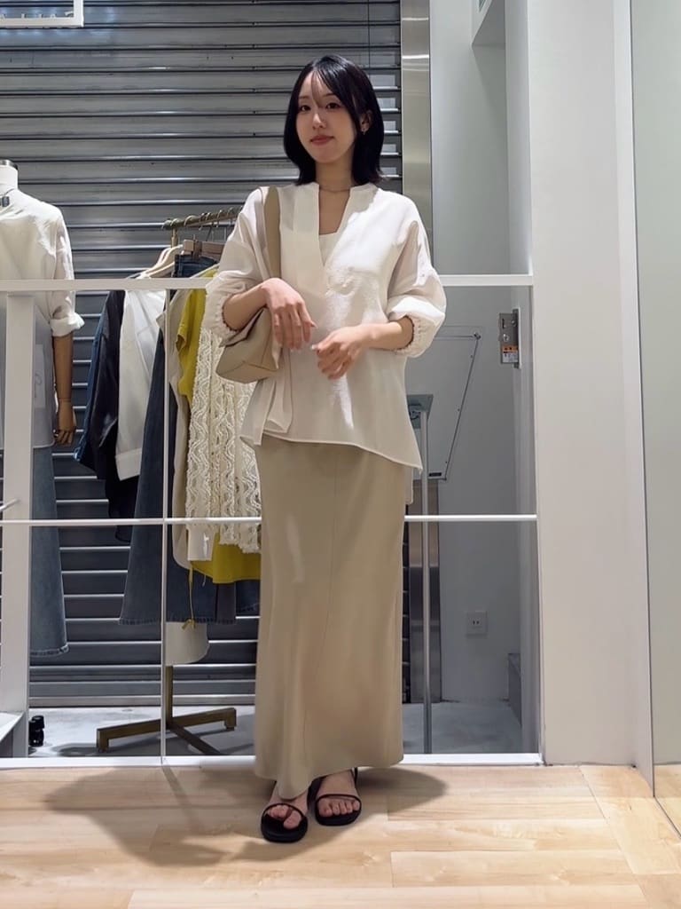 COLLAGE GALLARDAGALANTEの【夏にも着れる長袖/涼しく体型カバー