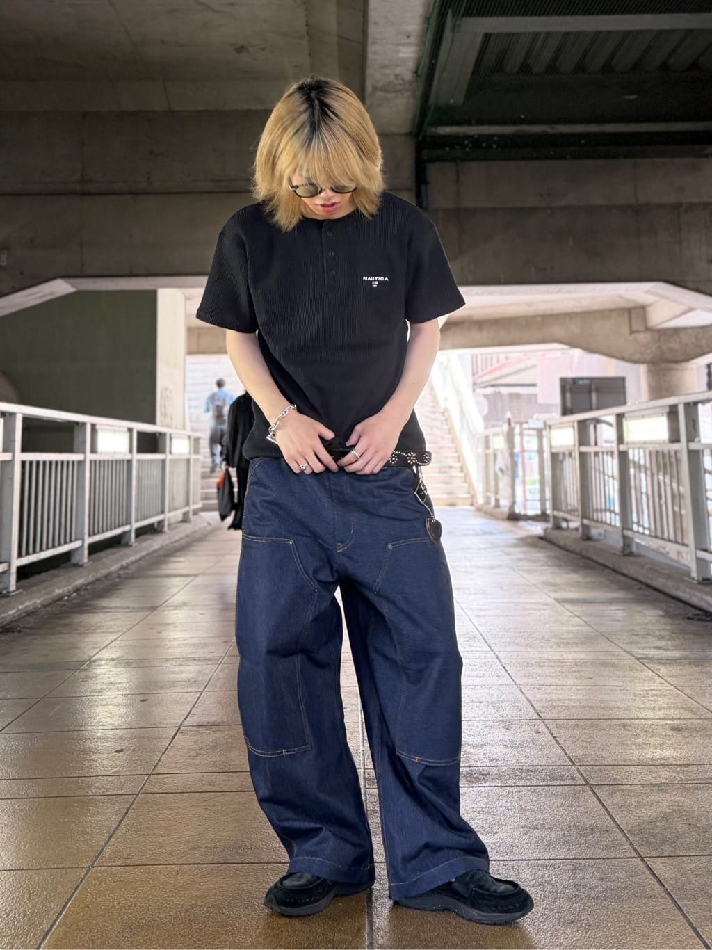 FREAK’S STOREのワイドカーブシルエット フラッグロゴ ダブルニー ペインターパンツを使ったコーディネートを紹介します。｜Rakuten Fashion(楽天ファッション／旧楽天ブランドアベニュー)7328967