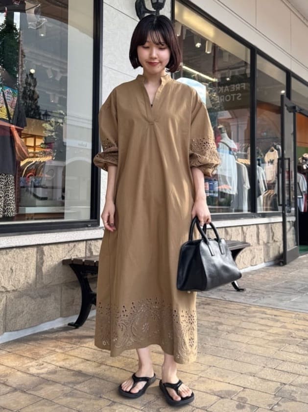 FREAK’S STOREの袖 カットワークレース ワンピースを使ったコーディネートを紹介します。｜Rakuten Fashion(楽天ファッション／旧楽天ブランドアベニュー)7330903