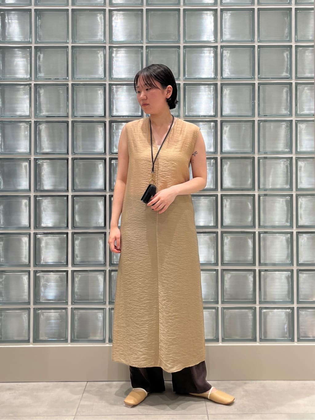新品タグ付♡UNITED ARROWS タック Vネック ロングワンピース UNITED ARROWS（ユナイテッドアローズ）の「タック Vネック ロング