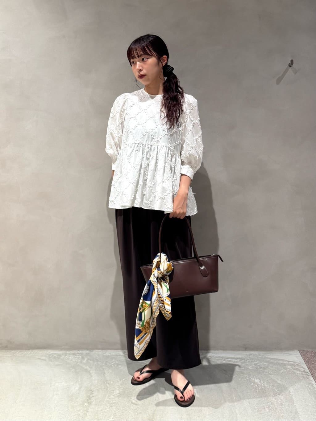UNITED ARROWS | エンブロイダリー フリル トップス | Rakuten Fashion