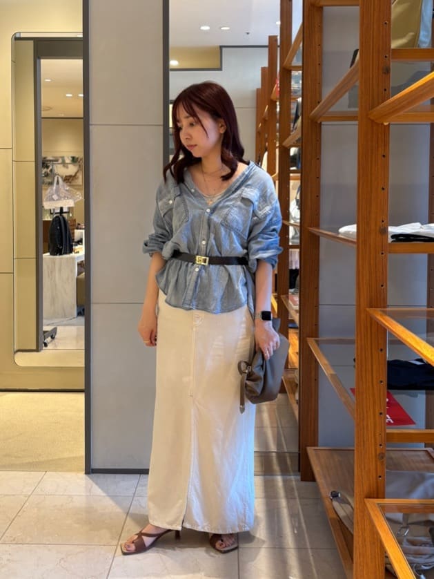 GALLARDAGALANTEの【驚くほど軽い!】シアーデニムシャツを使ったコーディネートを紹介します。｜Rakuten Fashion(楽天ファッション／旧楽天ブランドアベニュー)7334114