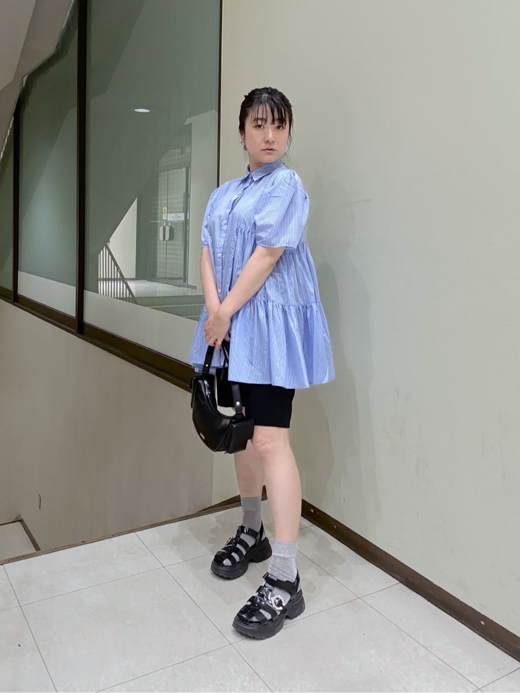 STACCATOのムーングルカライトサンダルを使ったコーディネートを紹介します。｜Rakuten Fashion(楽天ファッション／旧楽天ブランドアベニュー)7335230