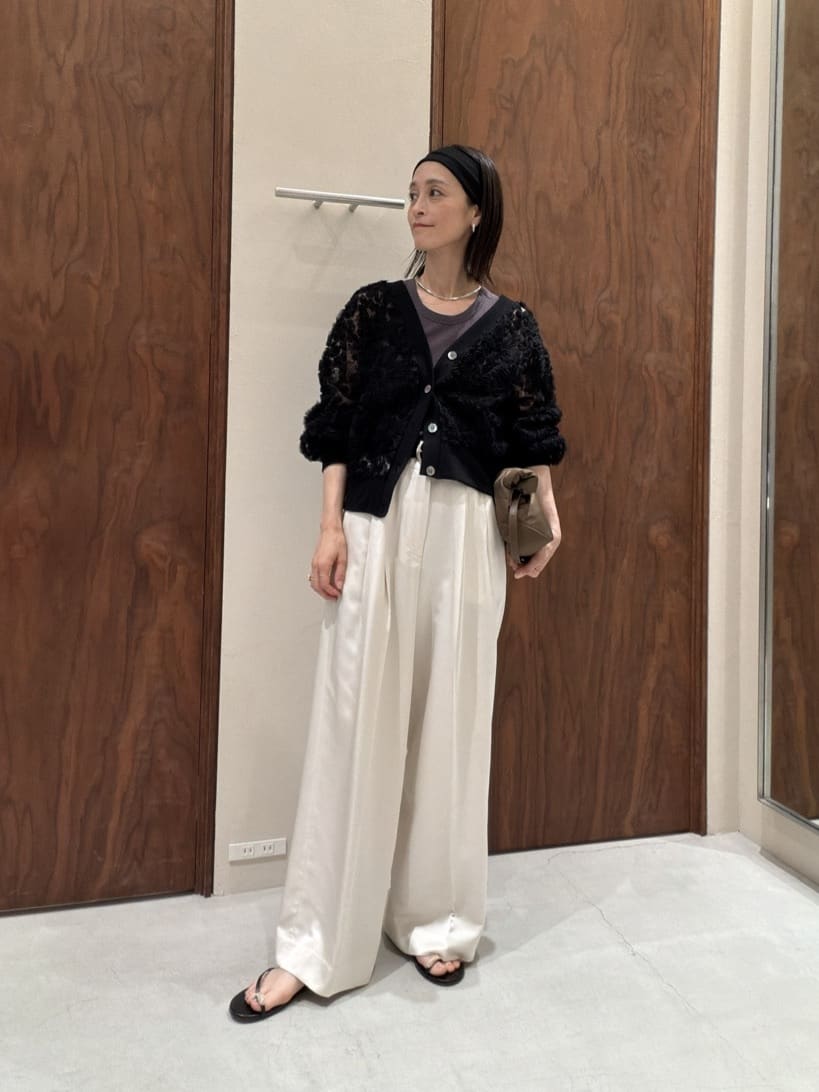 GALLARDAGALANTEの【前後2WAY】フラワーシアーカーディガンを使ったコーディネートを紹介します。｜Rakuten Fashion(楽天ファッション／旧楽天ブランドアベニュー)7336335