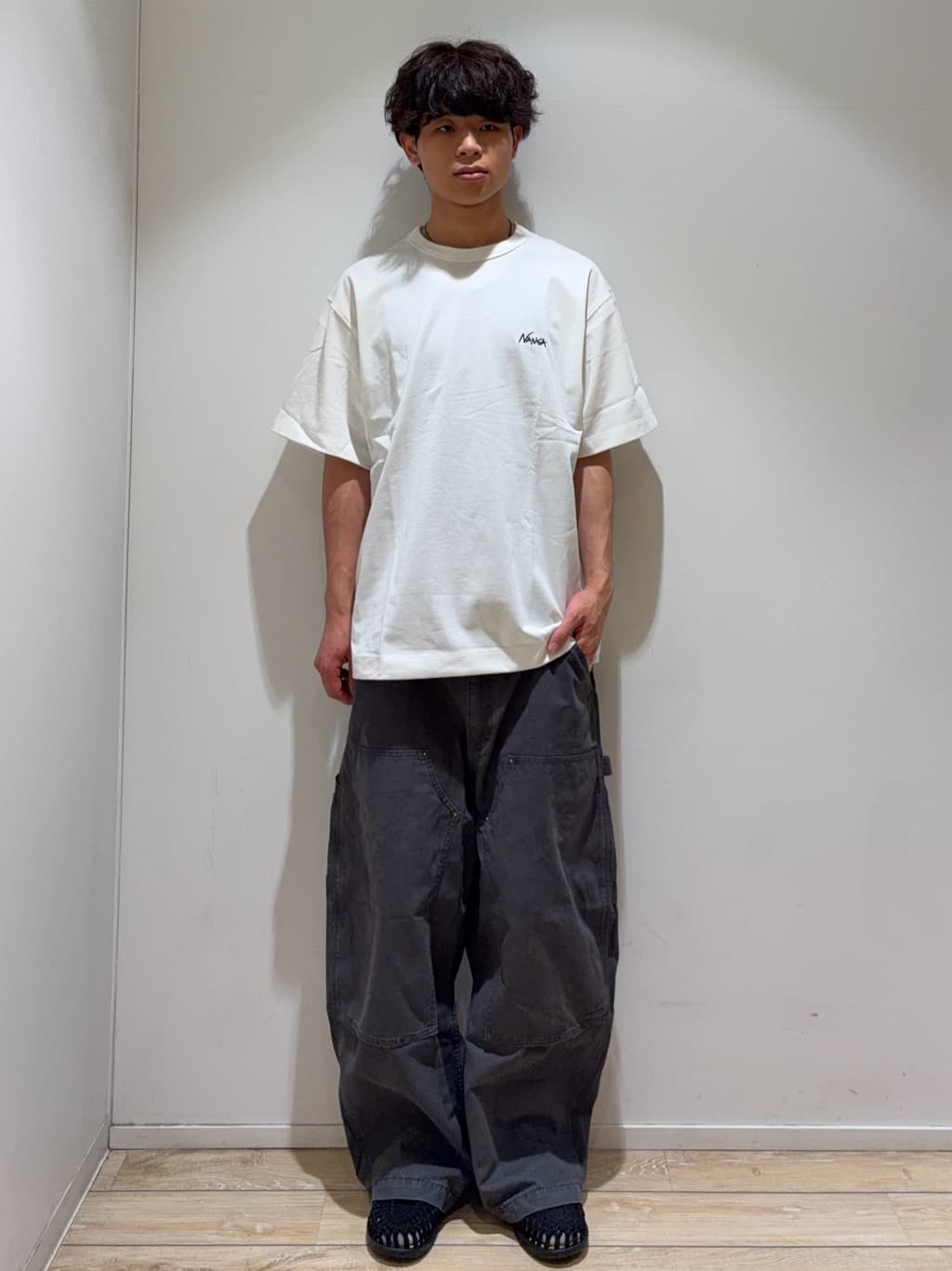 I'm here ダブルニーペインタースラックス FREAK'S STORE | ワイドカーブシルエット フラッグロゴ ダブルニー