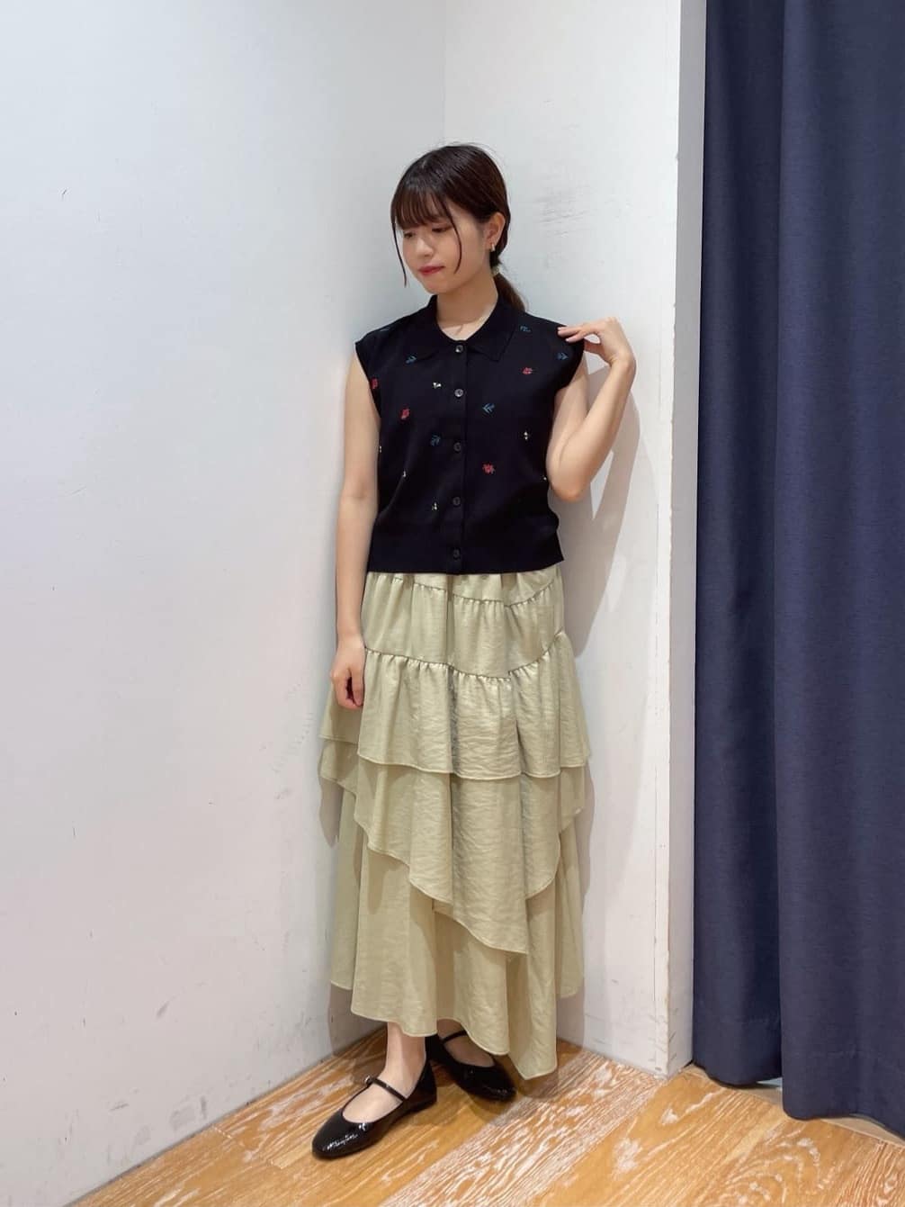 NATURAL BEAUTY BASIC | <N.>ポロカラーフラワー刺繍ニット | Rakuten