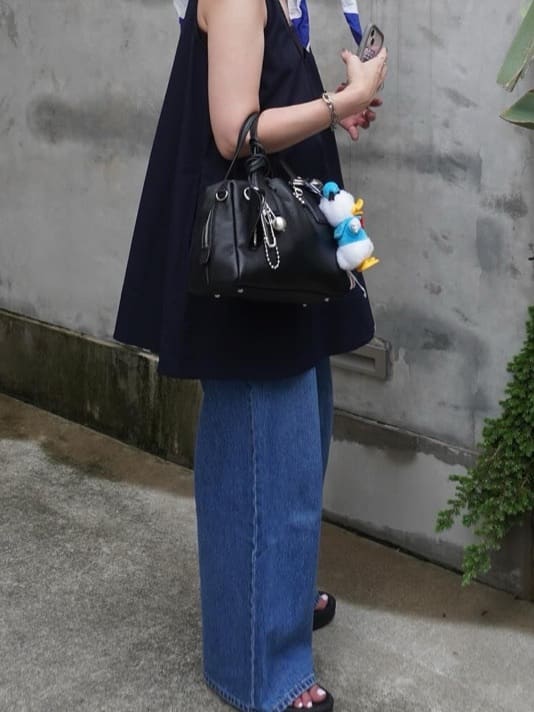 ear PAPILLONNERのスタッズボストンバッグを使ったコーディネートを紹介します。｜Rakuten Fashion(楽天ファッション／旧楽天ブランドアベニュー)7337395