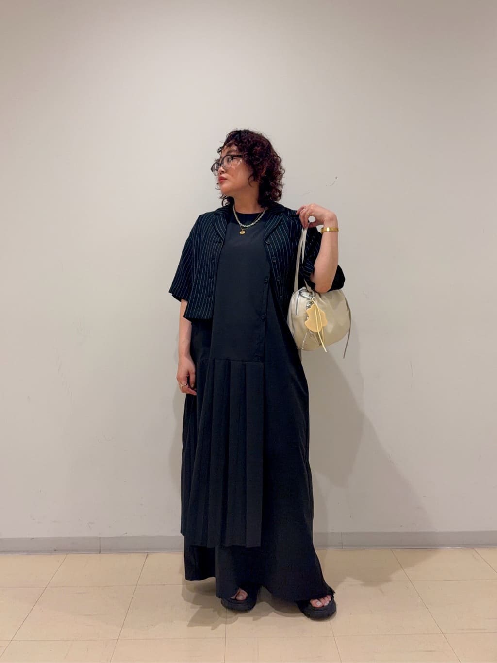 ear PAPILLONNERのノースリビッグプリーツワンピース【SUM1 STYLE】を使ったコーディネートを紹介します。｜Rakuten Fashion(楽天ファッション／旧楽天ブランドアベニュー)7341859