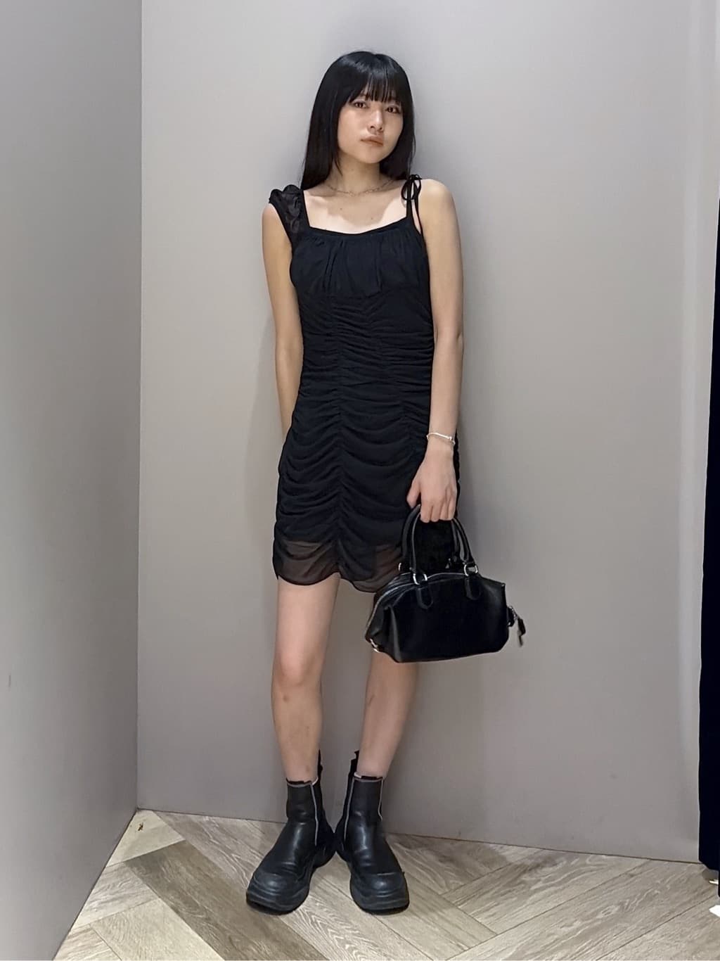 moussyのASYMMETRY GATHER MINI ドレスを使ったコーディネート
