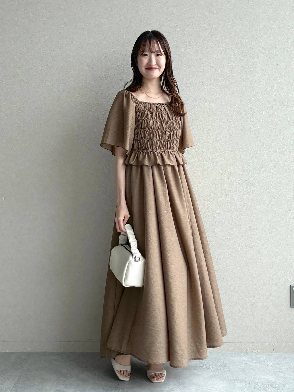 mysty womanのシャーリングブラウスセットワンピースを使ったコーディネートを紹介します。｜Rakuten Fashion(楽天ファッション／旧楽天ブランドアベニュー)7344899