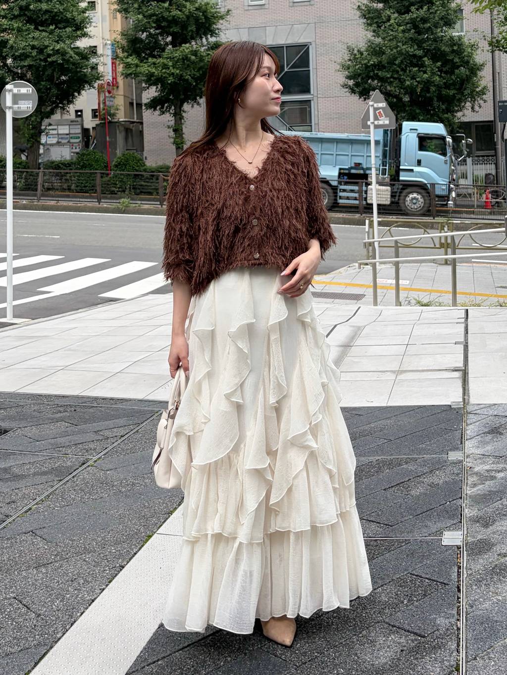 mysty womanのフラッフィーVネックカーディガンを使ったコーディネートを紹介します。｜Rakuten Fashion(楽天ファッション／旧楽天ブランドアベニュー)7349389