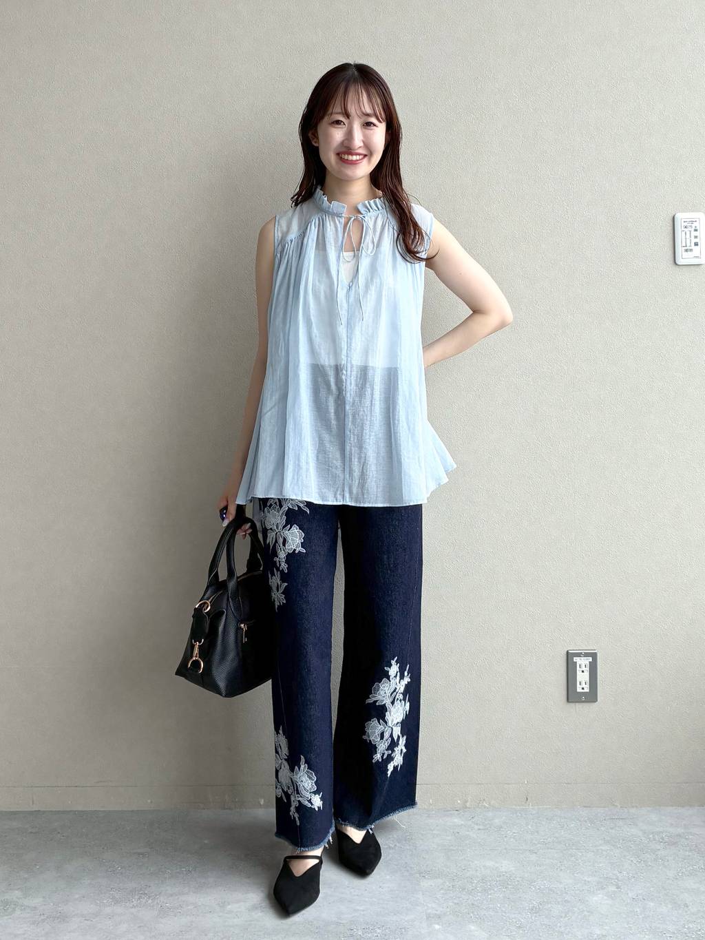 mysty womanのイレヘムギャザーノースリブラウスを使ったコーディネートを紹介します。｜Rakuten Fashion(楽天ファッション／旧楽天ブランドアベニュー)7349828