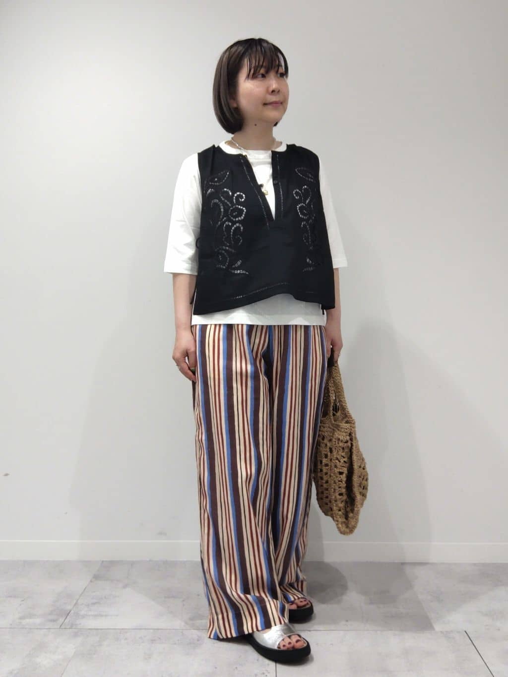OUT OF FRAME カットワーク刺繍ベスト collex | カットワーク刺繍サイドリボンベスト | Rakuten Fashion(楽天