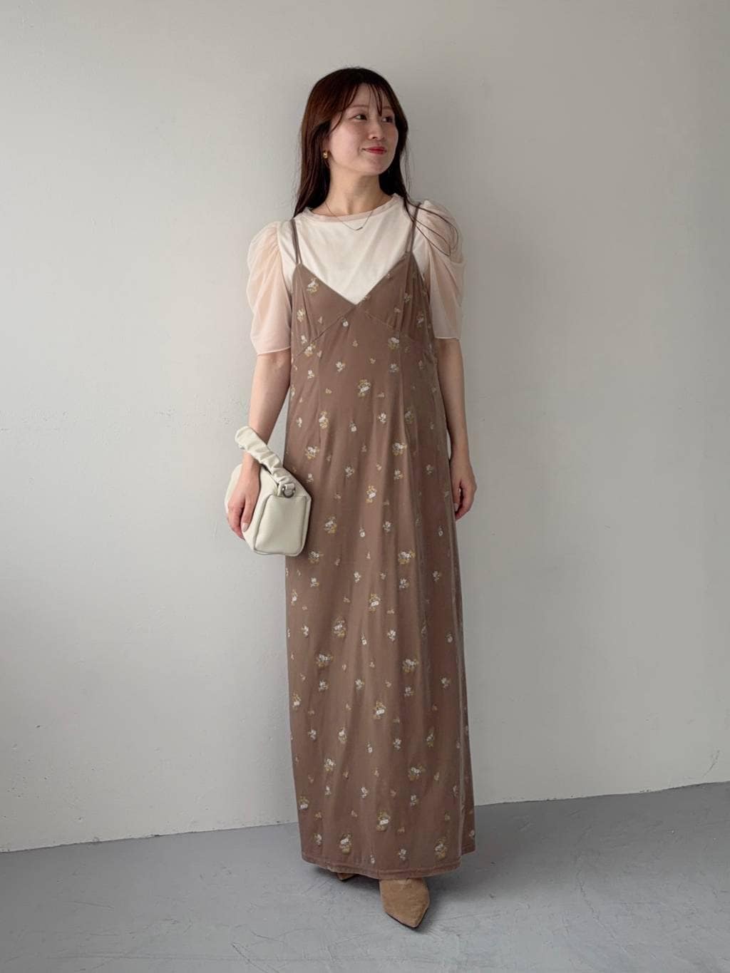 mysty womanのラメシアーギャザースリーブプルオーバーを使ったコーディネートを紹介します。｜Rakuten Fashion(楽天ファッション／旧楽天ブランドアベニュー)7350387