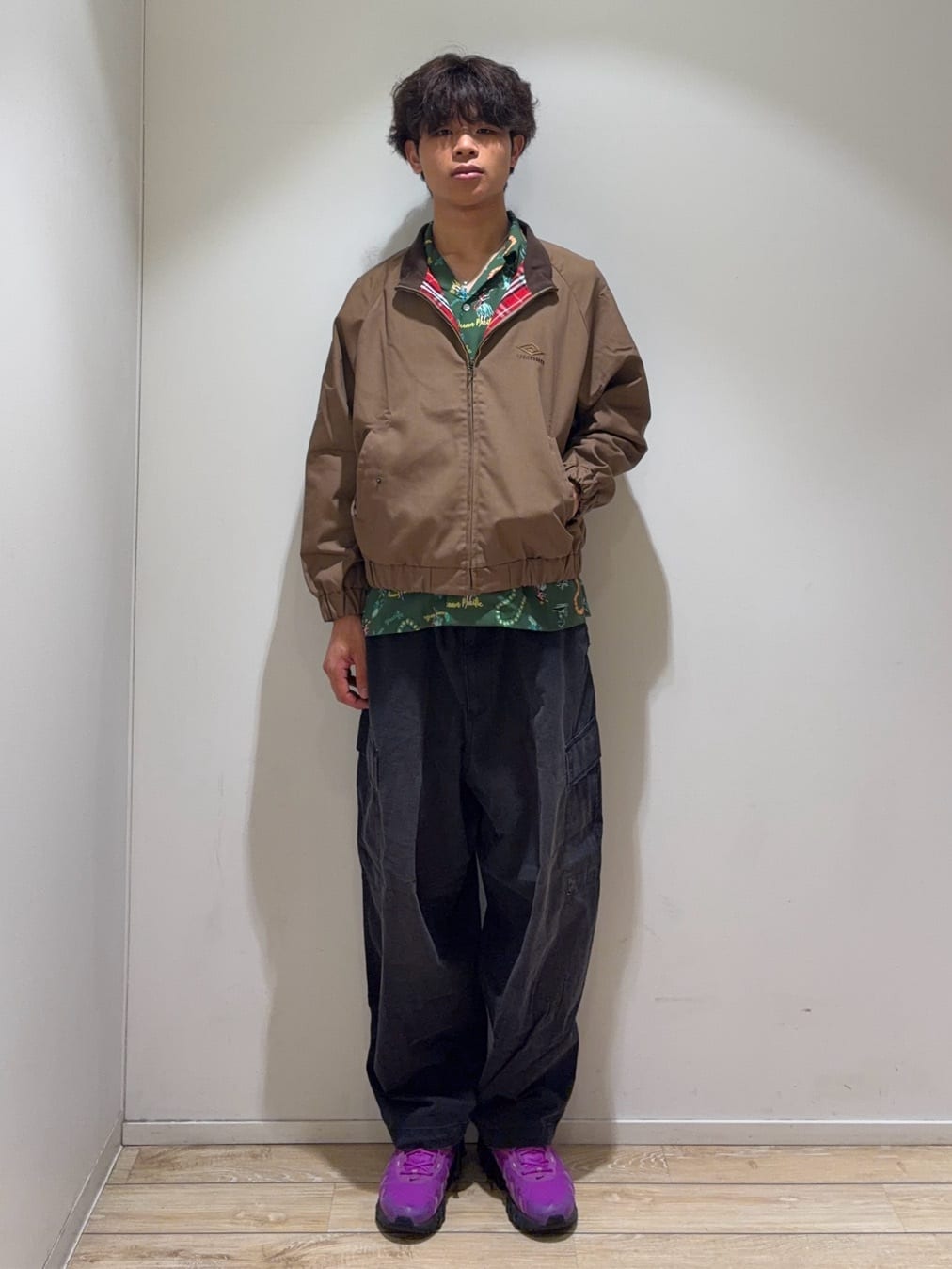 FREAK’S STOREのumbro × FREAK'S STORE 別注 ダック スタンドカラー ブルゾン 26AWを使ったコーディネートを紹介します。｜Rakuten Fashion(楽天ファッション／旧楽天ブランドアベニュー)7352728