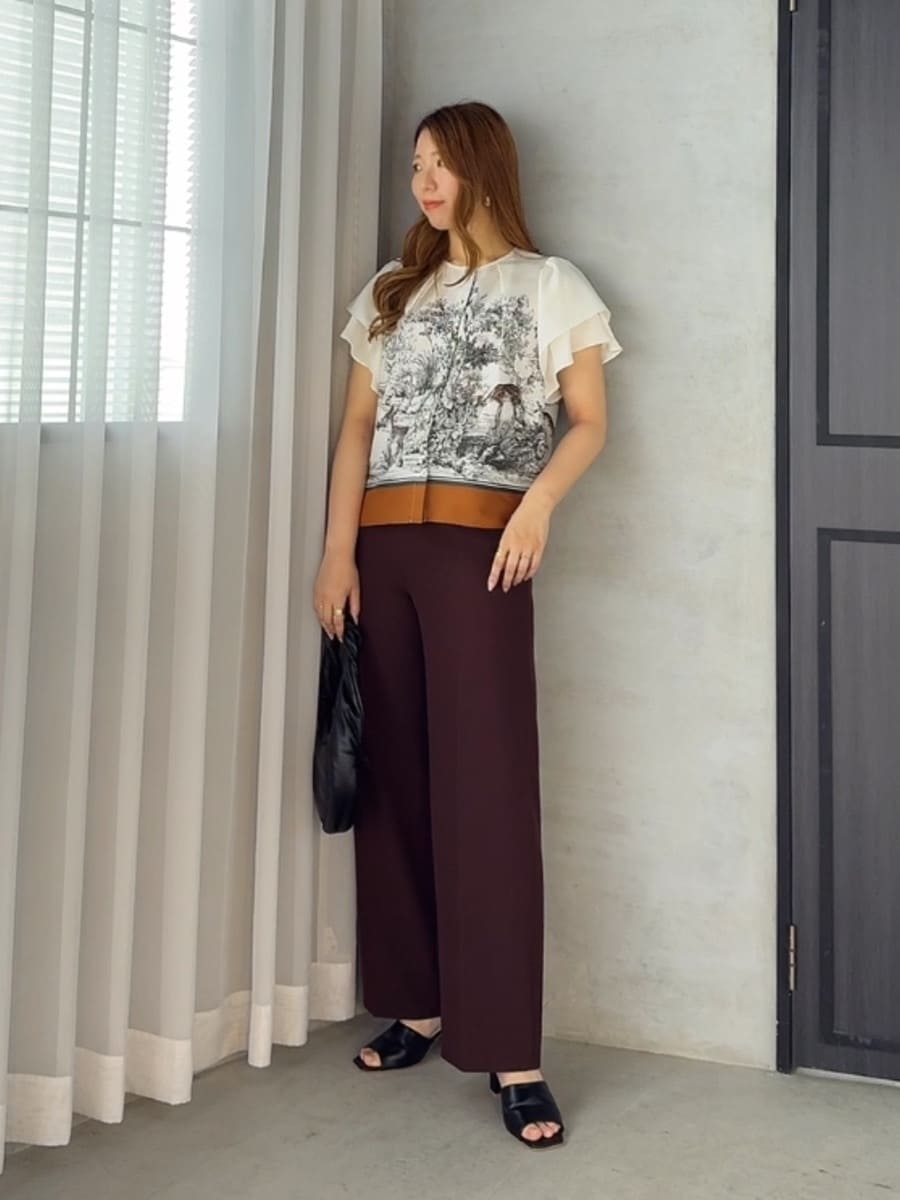 Viaggio Bluのバンビプリントブラウスを使ったコーディネートを紹介します。｜Rakuten Fashion(楽天ファッション／旧楽天ブランドアベニュー)7353934