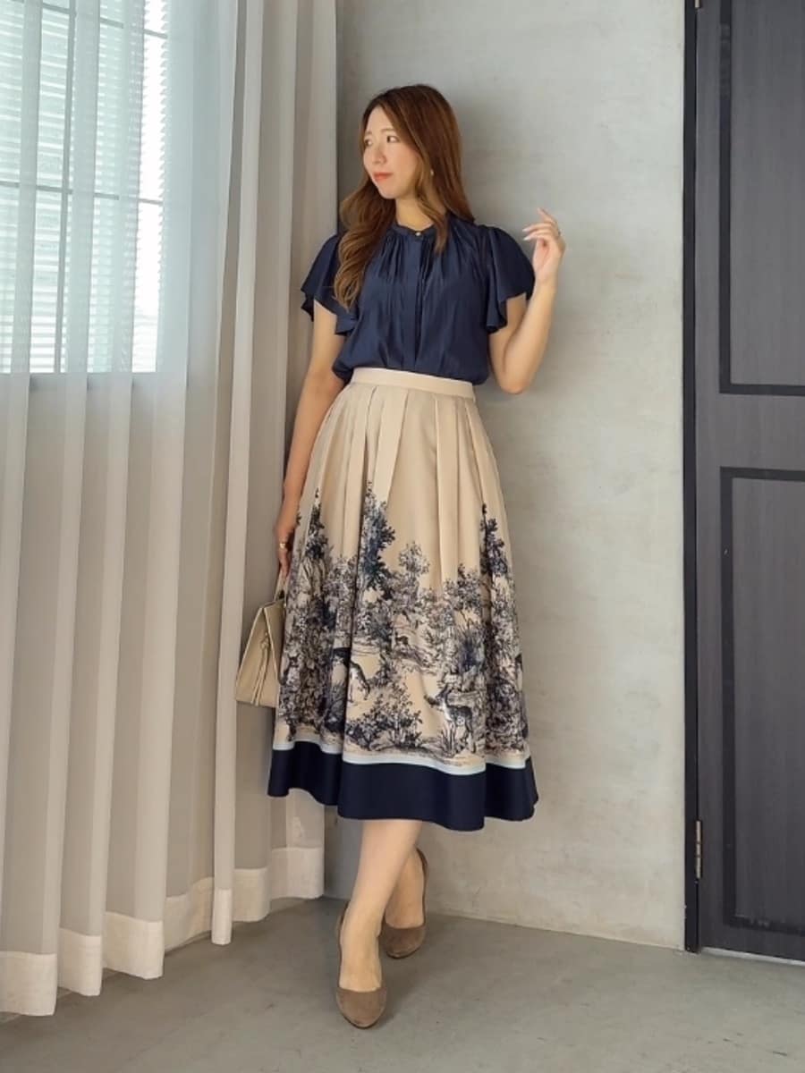 Viaggio Bluのカッセンライトタンブラーブラウスを使ったコーディネートを紹介します。｜Rakuten Fashion(楽天ファッション／旧楽天ブランドアベニュー)7353938