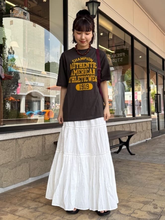 FREAK’S STOREのCOLLEGE LOGO SHORT SLEEVE T-SHIRTを使ったコーディネートを紹介します。｜Rakuten Fashion(楽天ファッション／旧楽天ブランドアベニュー)7355072