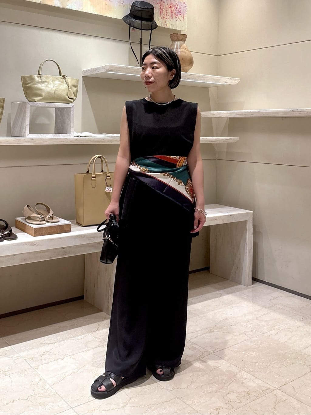 GALLARDAGALANTEのバックフレアカットソーを使ったコーディネートを紹介します。｜Rakuten Fashion(楽天ファッション／旧楽天ブランドアベニュー)7356989