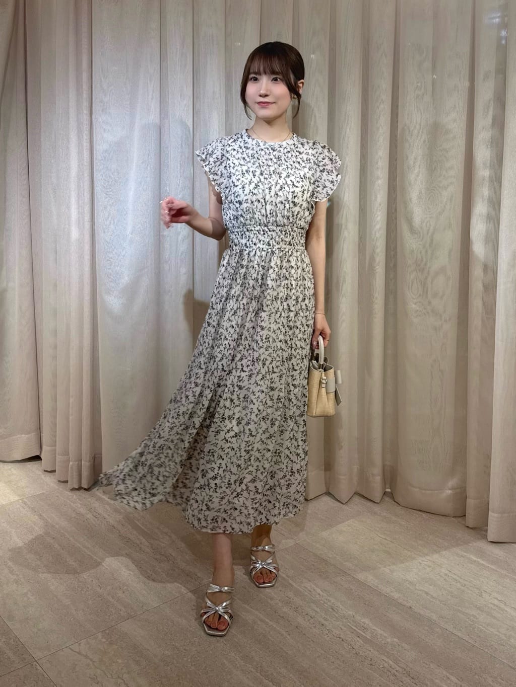 PROPORTION BODY DRESSINGの小花楊柳ロングワンピースを使ったコーディネートを紹介します。｜Rakuten Fashion(楽天ファッション／旧楽天ブランドアベニュー)7357278