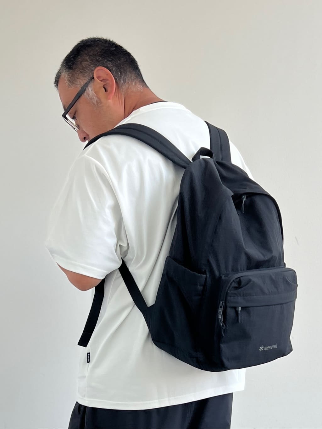 Snow PeakのDual Tech Classic Backpack 22Lを使ったコーディネートを紹介します。｜Rakuten Fashion(楽天ファッション／旧楽天ブランドアベニュー)7358497