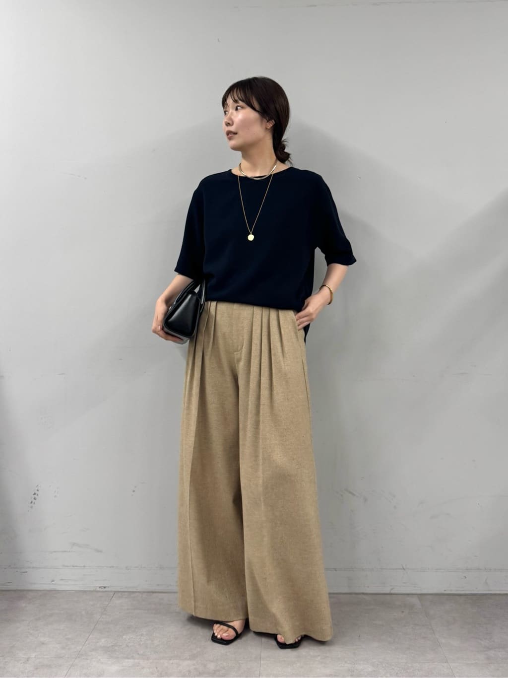 GALLARDAGALANTEのタックツイードパンツを使ったコーディネートを紹介します。｜Rakuten Fashion(楽天ファッション／旧楽天ブランドアベニュー)7359154
