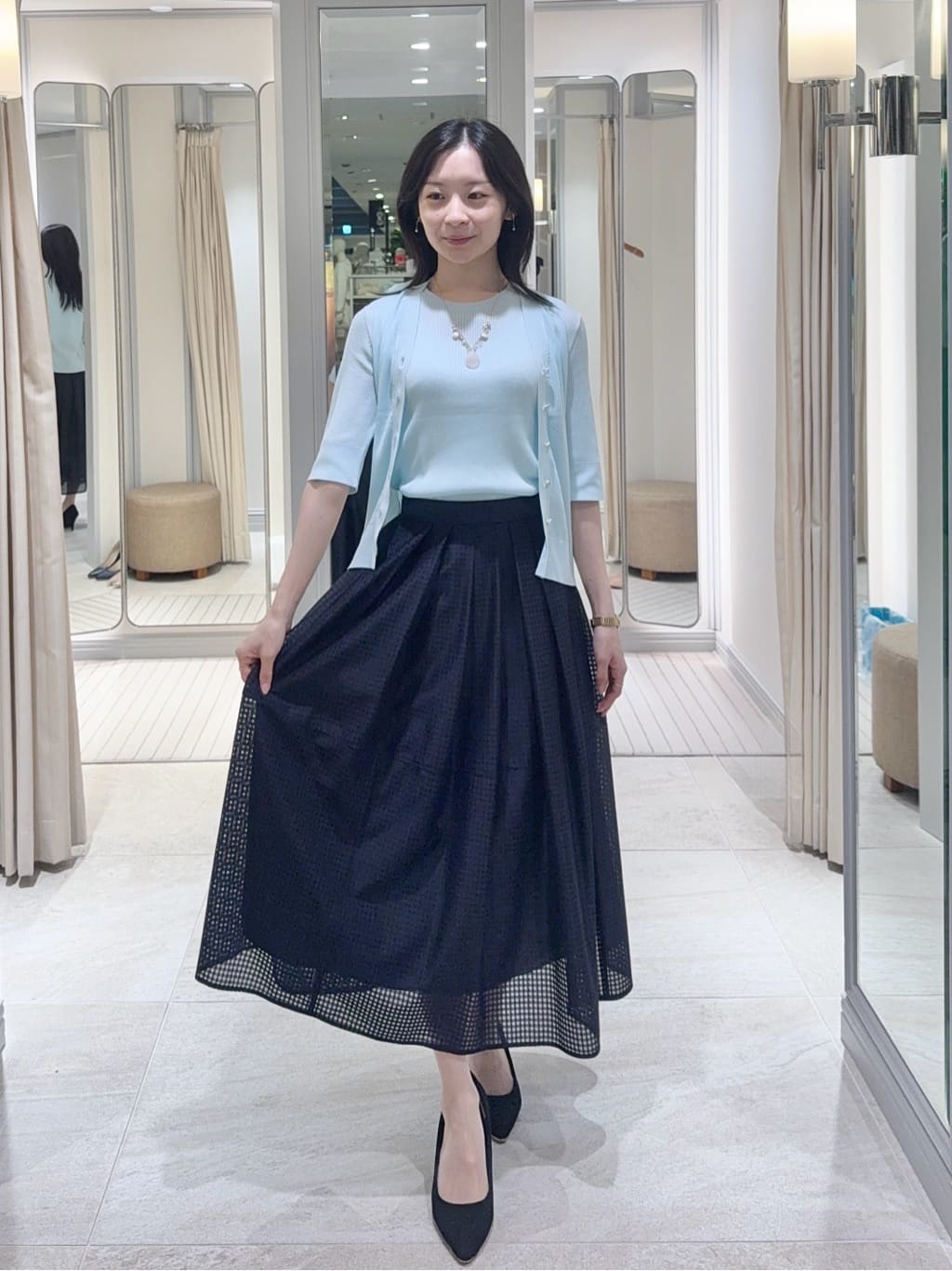 Viaggio BluのLUCINDAリブニットカーディガンを使ったコーディネートを紹介します。｜Rakuten Fashion(楽天ファッション／旧楽天ブランドアベニュー)7360913