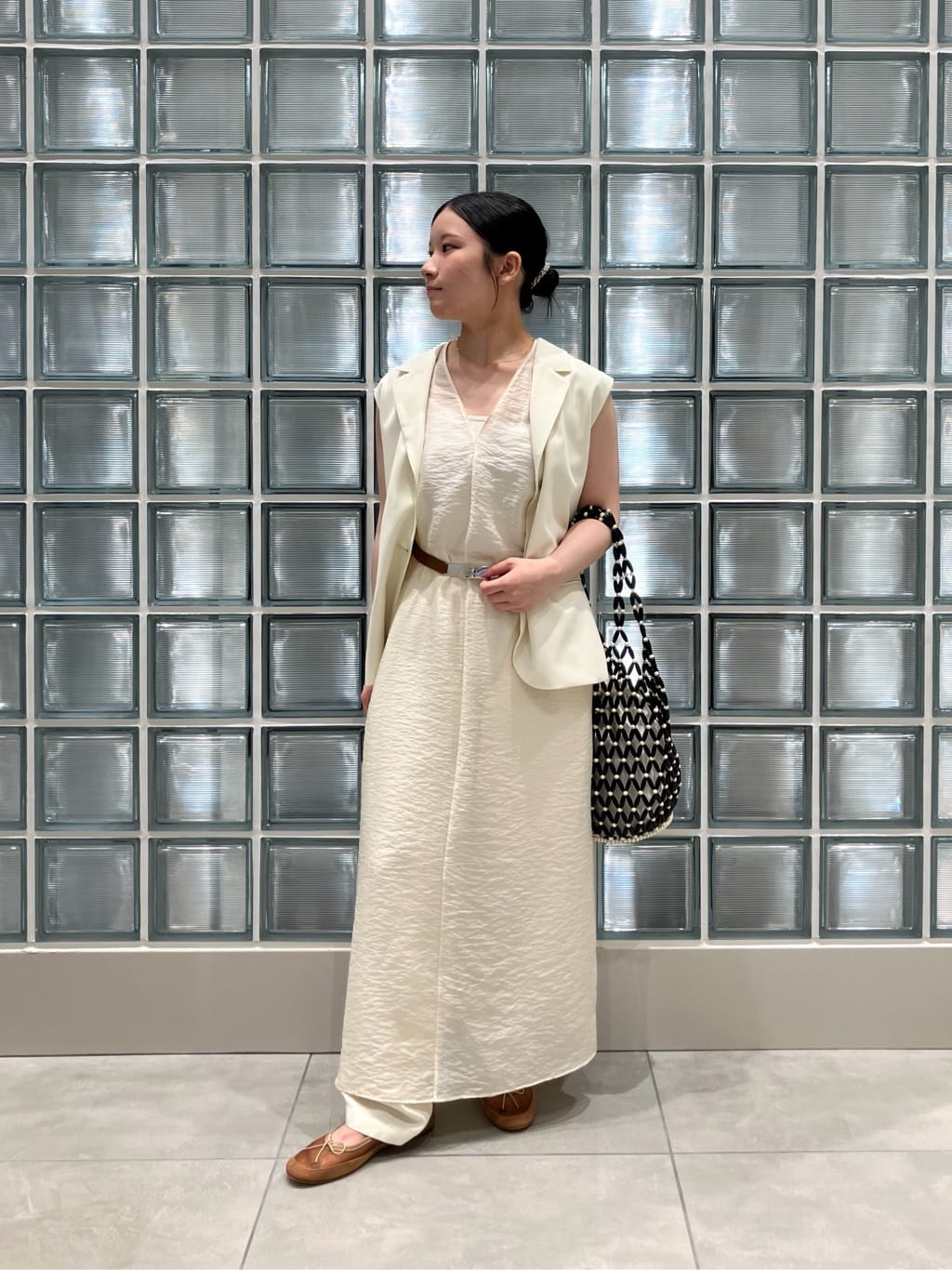 Conte コンテ シアーVネック ロングワンピース ベージュ 定価29700円 8500026S0584_l1_a001.jpg
