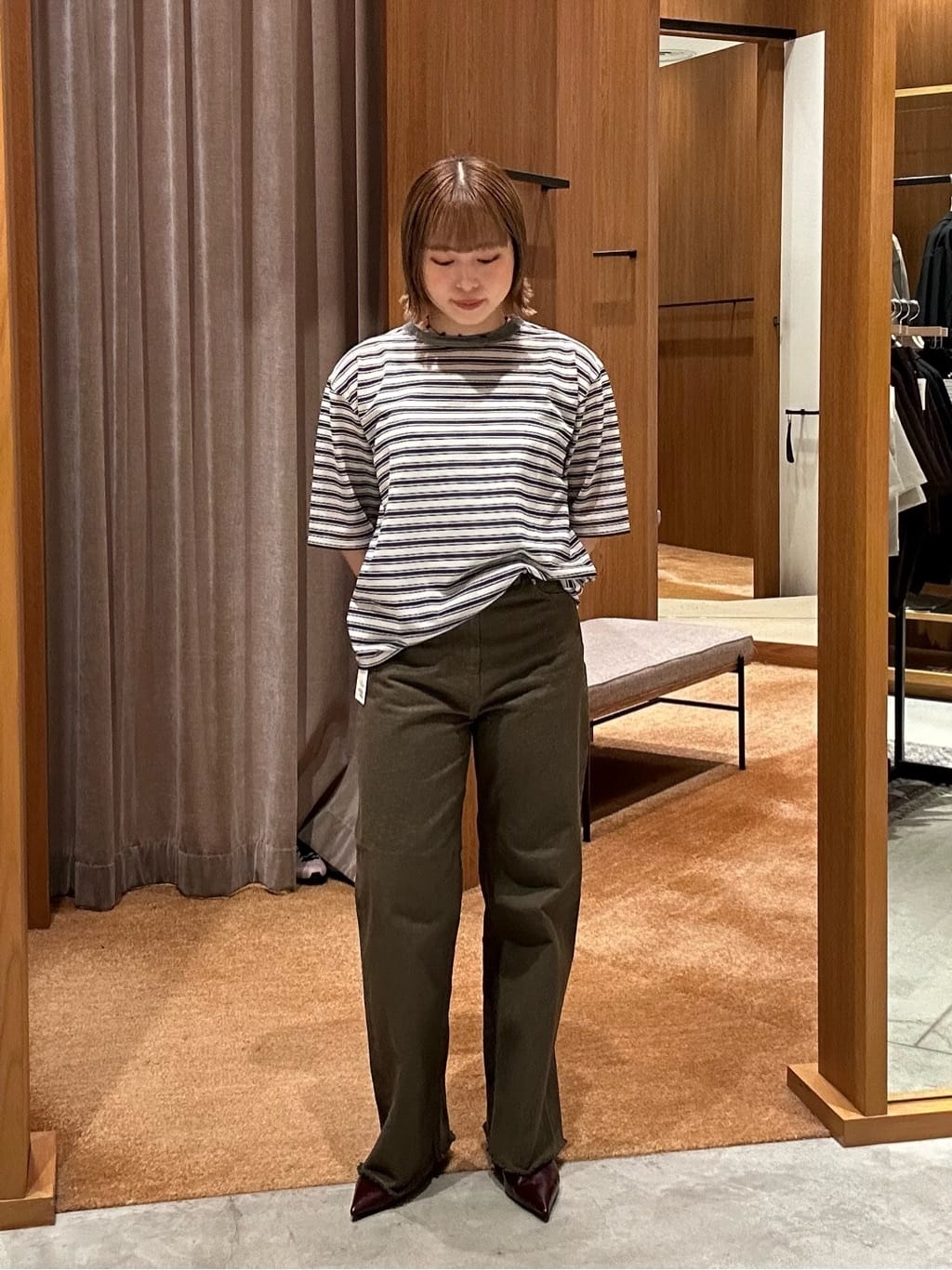 ATTISESSION ワイドデニムパンツ4/402 ベージュ38 新品未使用ATTISESSIONワイド デニムパンツ 4/402 36 - メルカリ