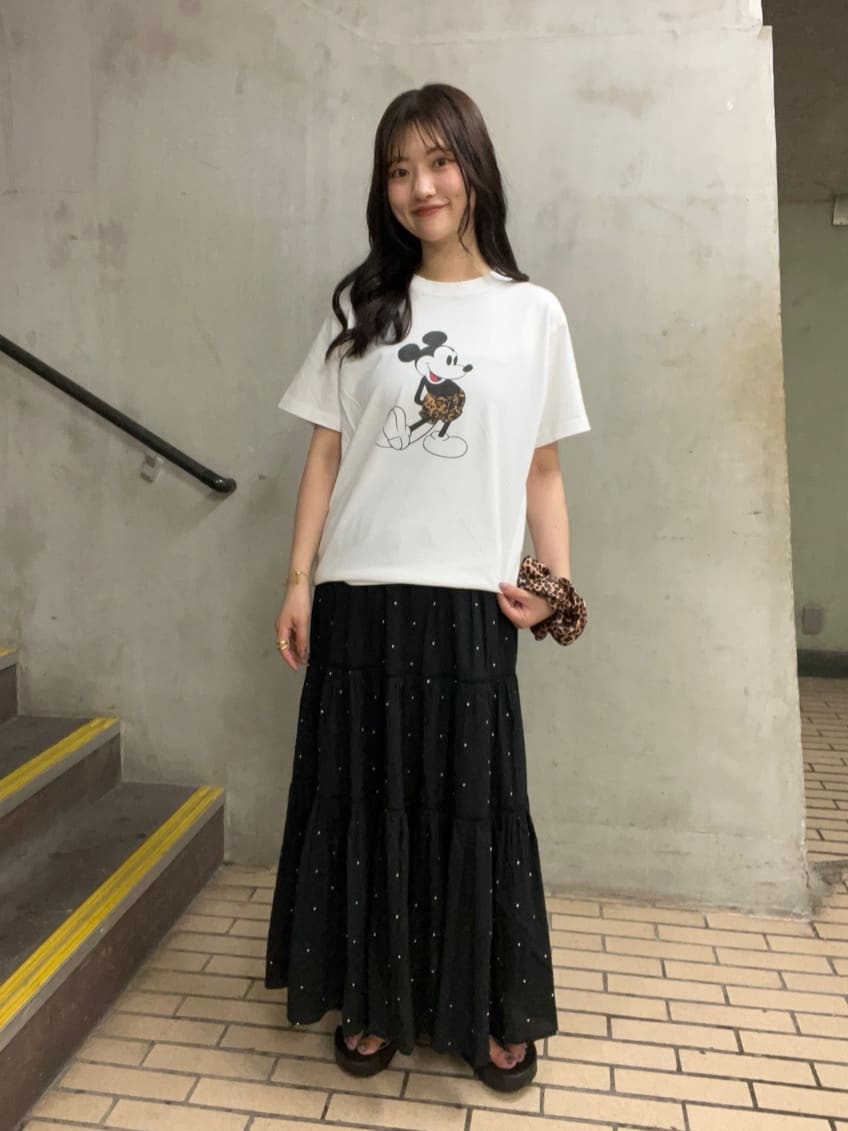 FREAK’S STOREのインド ラメドット はしごレース ティアード マキシスカートを使ったコーディネートを紹介します。｜Rakuten Fashion(楽天ファッション／旧楽天ブランドアベニュー)7367116