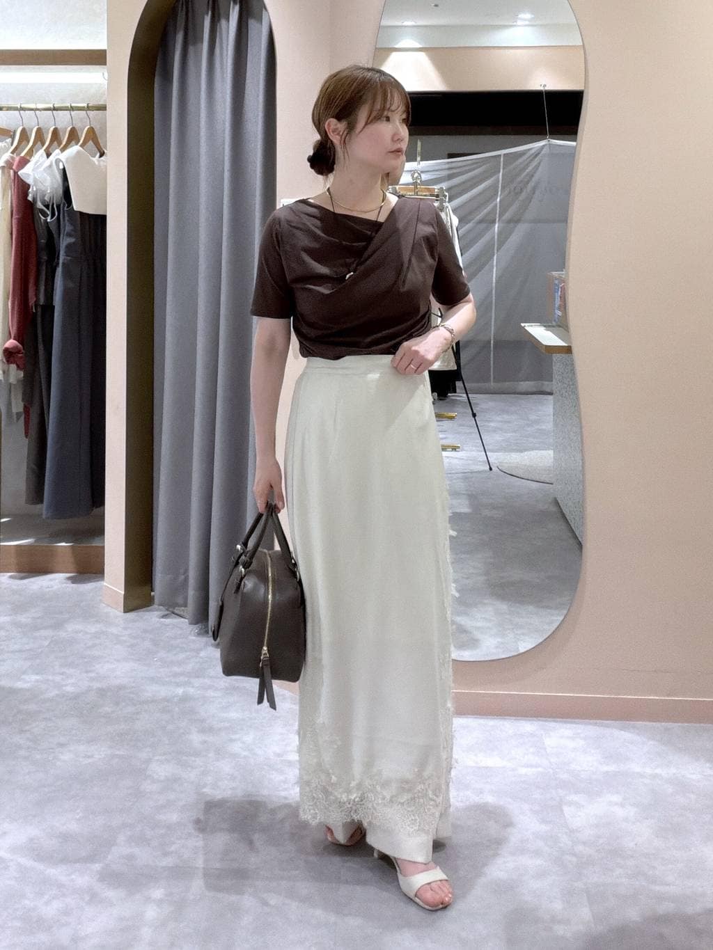 mysty womanの【ドット柄有】ドレープカットソー半袖を使ったコーディネートを紹介します。｜Rakuten Fashion(楽天ファッション／旧楽天ブランドアベニュー)7367354