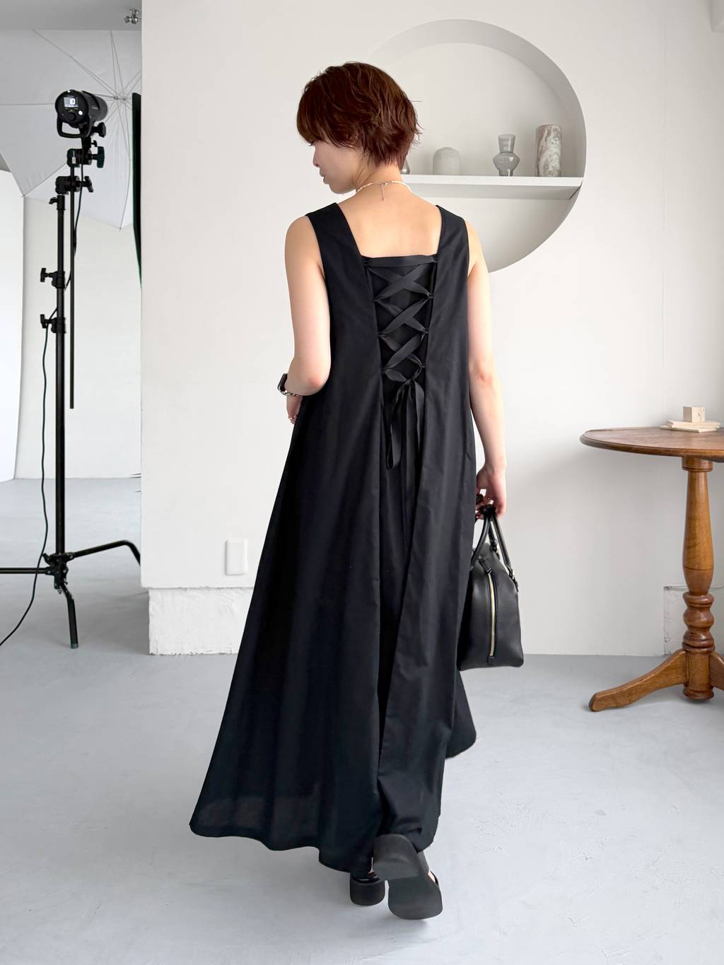 mysty womanのバックレースアップAラインワンピースを使ったコーディネートを紹介します。｜Rakuten Fashion(楽天ファッション／旧楽天ブランドアベニュー)7367382