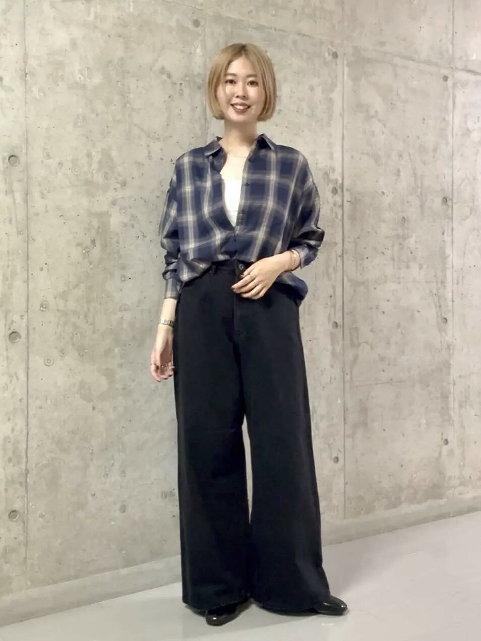 AMERICAN HOLICの【予約】【WEB限定】イージーケアチェックシャツを使ったコーディネートを紹介します。｜Rakuten Fashion(楽天ファッション／旧楽天ブランドアベニュー)7368974