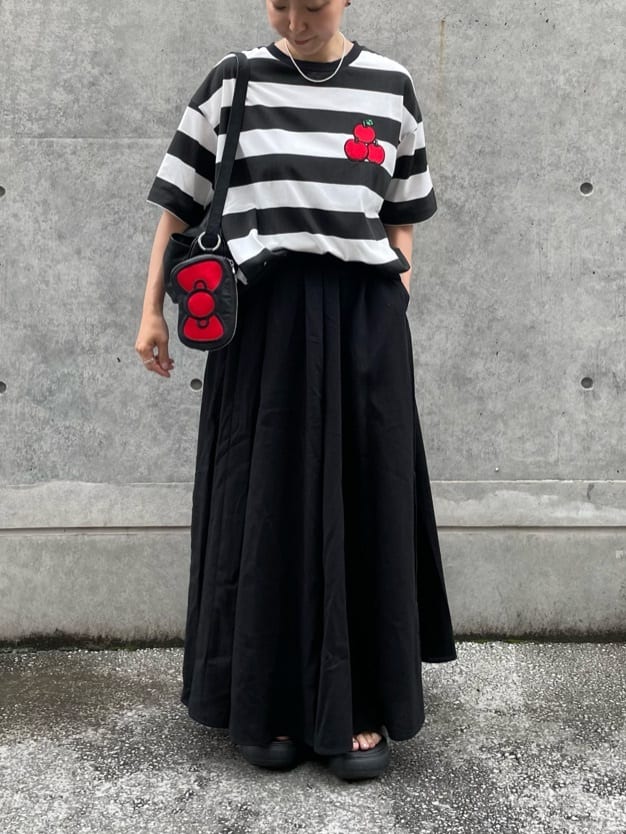ear PAPILLONNERの【HELLO KITTY(ハローキティ)×ear】コラボTシャツ《手洗い可》を使ったコーディネートを紹介します。｜Rakuten Fashion(楽天ファッション／旧楽天ブランドアベニュー)7370075