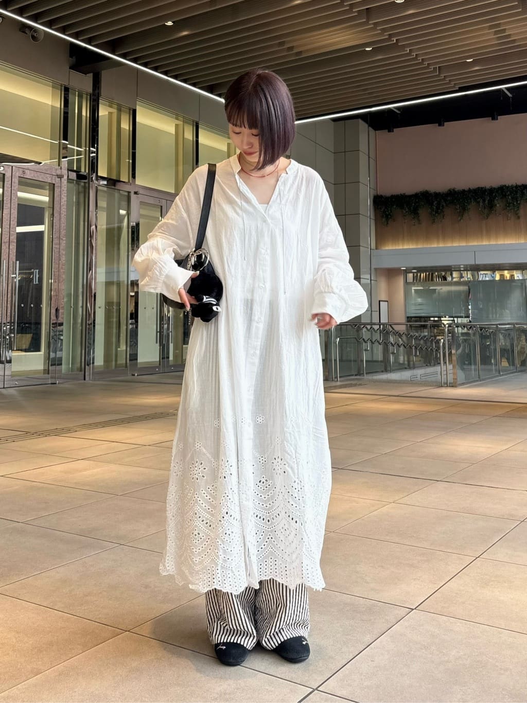 ear PAPILLONNERのカットワーク刺しゅうワンピース【SUM1 STYLE】を使ったコーディネートを紹介します。｜Rakuten Fashion(楽天ファッション／旧楽天ブランドアベニュー)7371503