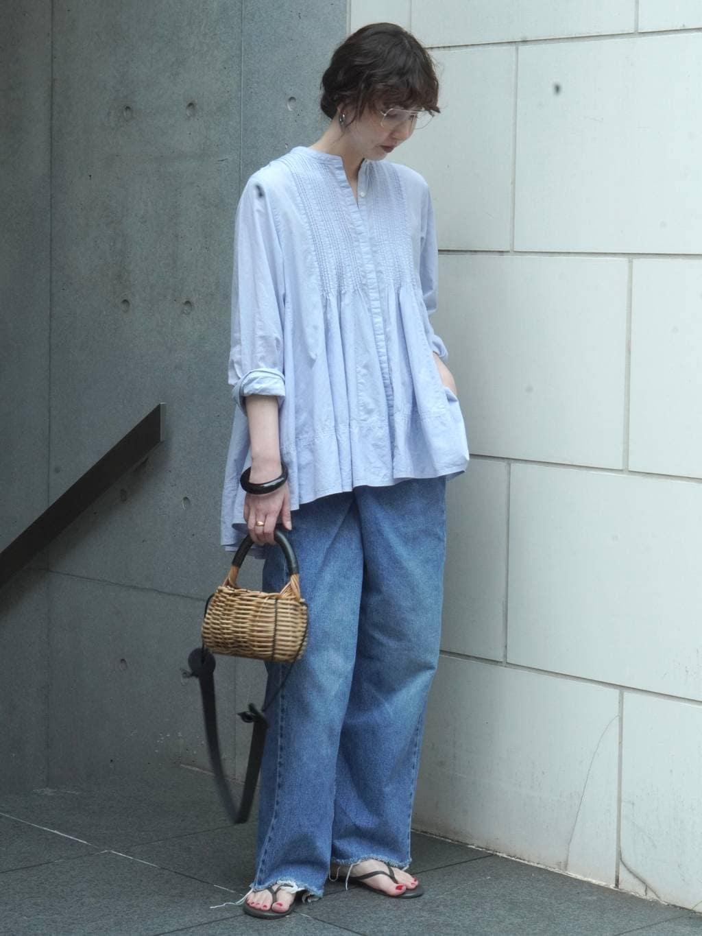 Curensologyのローンフレアブラウスを使ったコーディネートを紹介します。｜Rakuten Fashion(楽天ファッション／旧楽天ブランドアベニュー)7372657