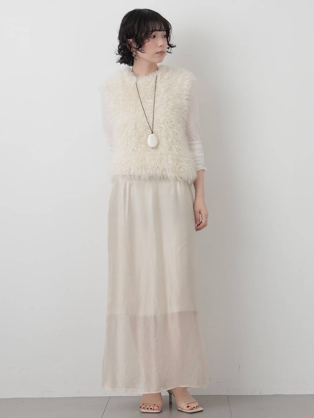 Curensologyのヘザーモヘアベストを使ったコーディネートを紹介します。｜Rakuten Fashion(楽天ファッション／旧楽天ブランドアベニュー)7372688