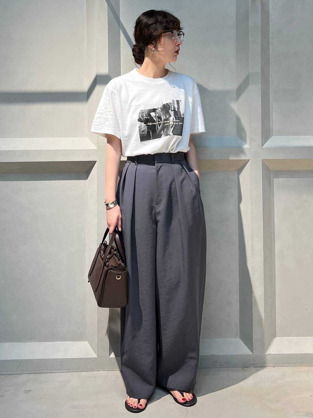 Curensologyの【LIFE PICTURE COLLECTION】別注G.KTシャツ(ヨコ)を使ったコーディネートを紹介します。｜Rakuten Fashion(楽天ファッション／旧楽天ブランドアベニュー)7372689