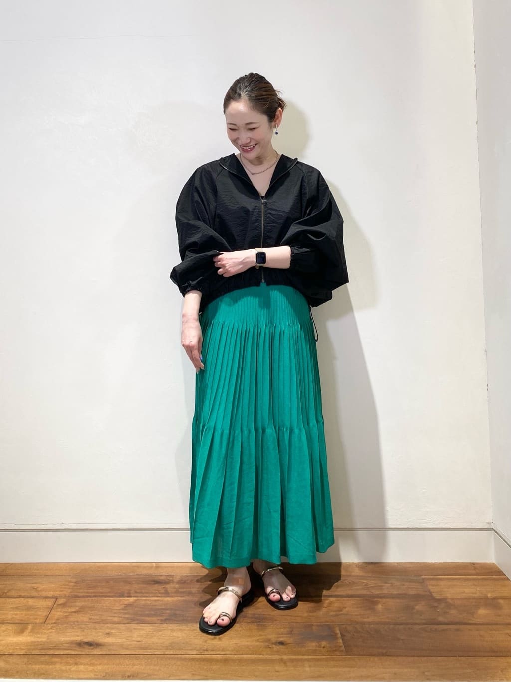 allurevilleのトランスペアレントコクーンブルゾンを使ったコーディネートを紹介します。｜Rakuten Fashion(楽天ファッション／旧楽天ブランドアベニュー)7373721