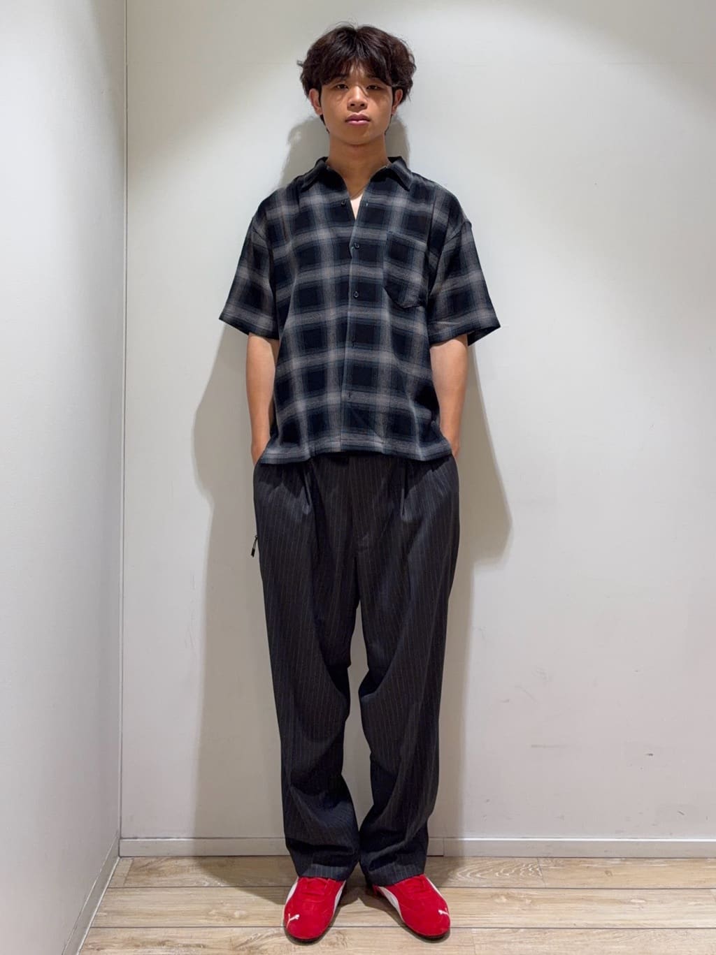 FREAK’S STOREの先染めオンブレチェック オープンカラー ショートスリーブ シアーシャツを使ったコーディネートを紹介します。｜Rakuten Fashion(楽天ファッション／旧楽天ブランドアベニュー)7373828
