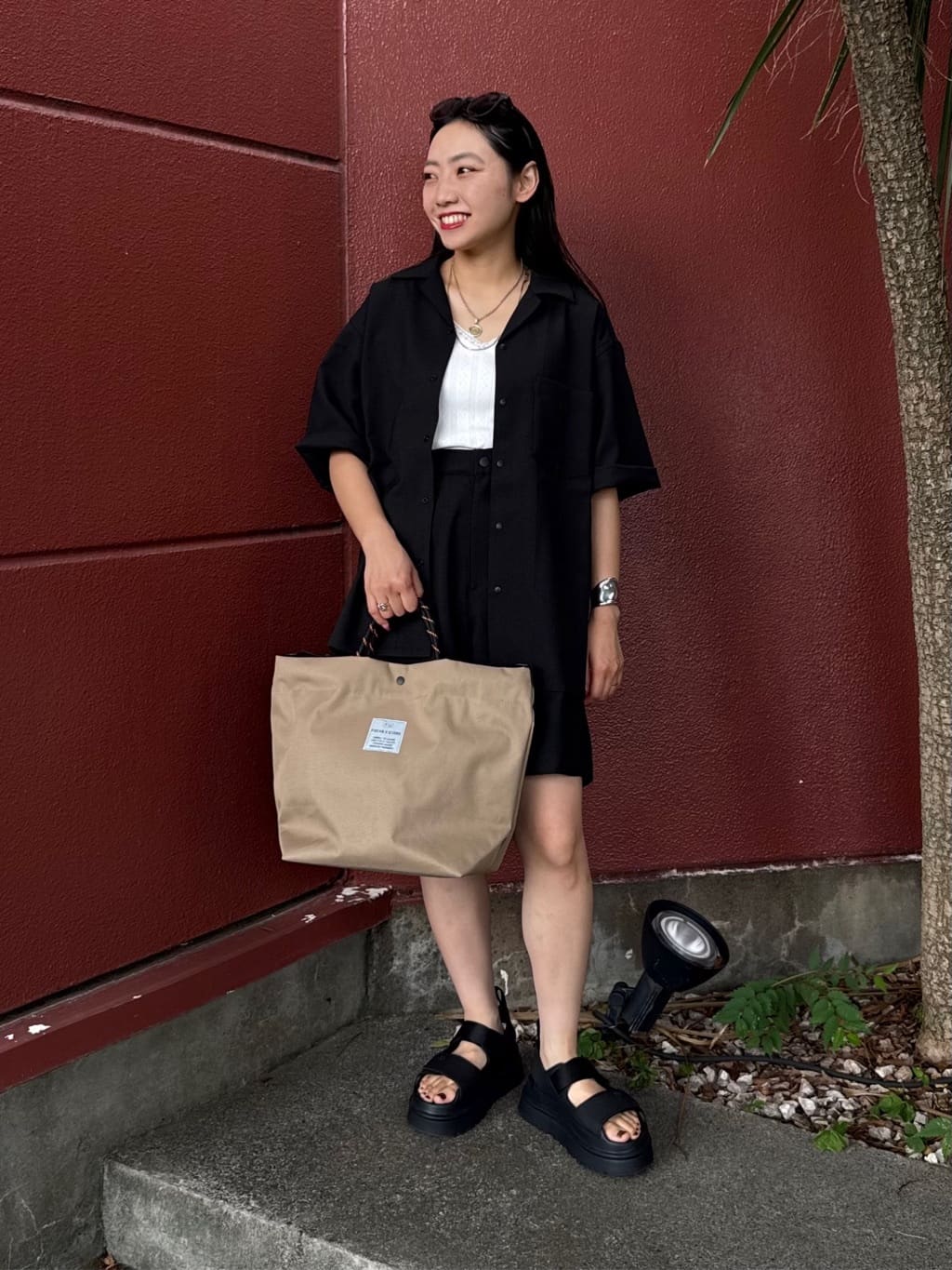 FREAK’S STOREの別注 2WAY 600D TOTE BAG 600D トートバッグ 25AWを使ったコーディネートを紹介します。｜Rakuten Fashion(楽天ファッション／旧楽天ブランドアベニュー)7374866