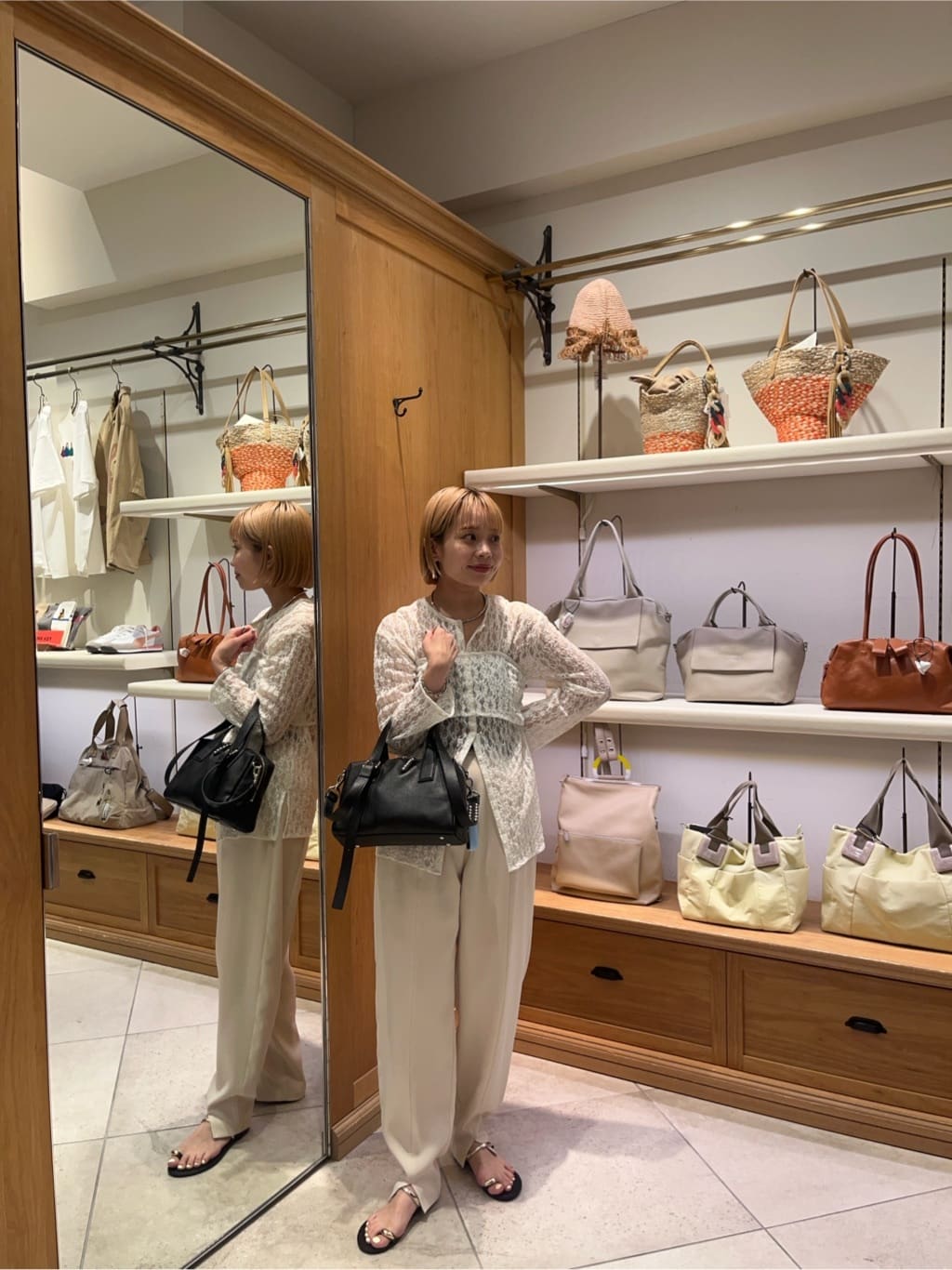 ear PAPILLONNERのスタッズボストンバッグを使ったコーディネートを紹介します。｜Rakuten Fashion(楽天ファッション／旧楽天ブランドアベニュー)7375383