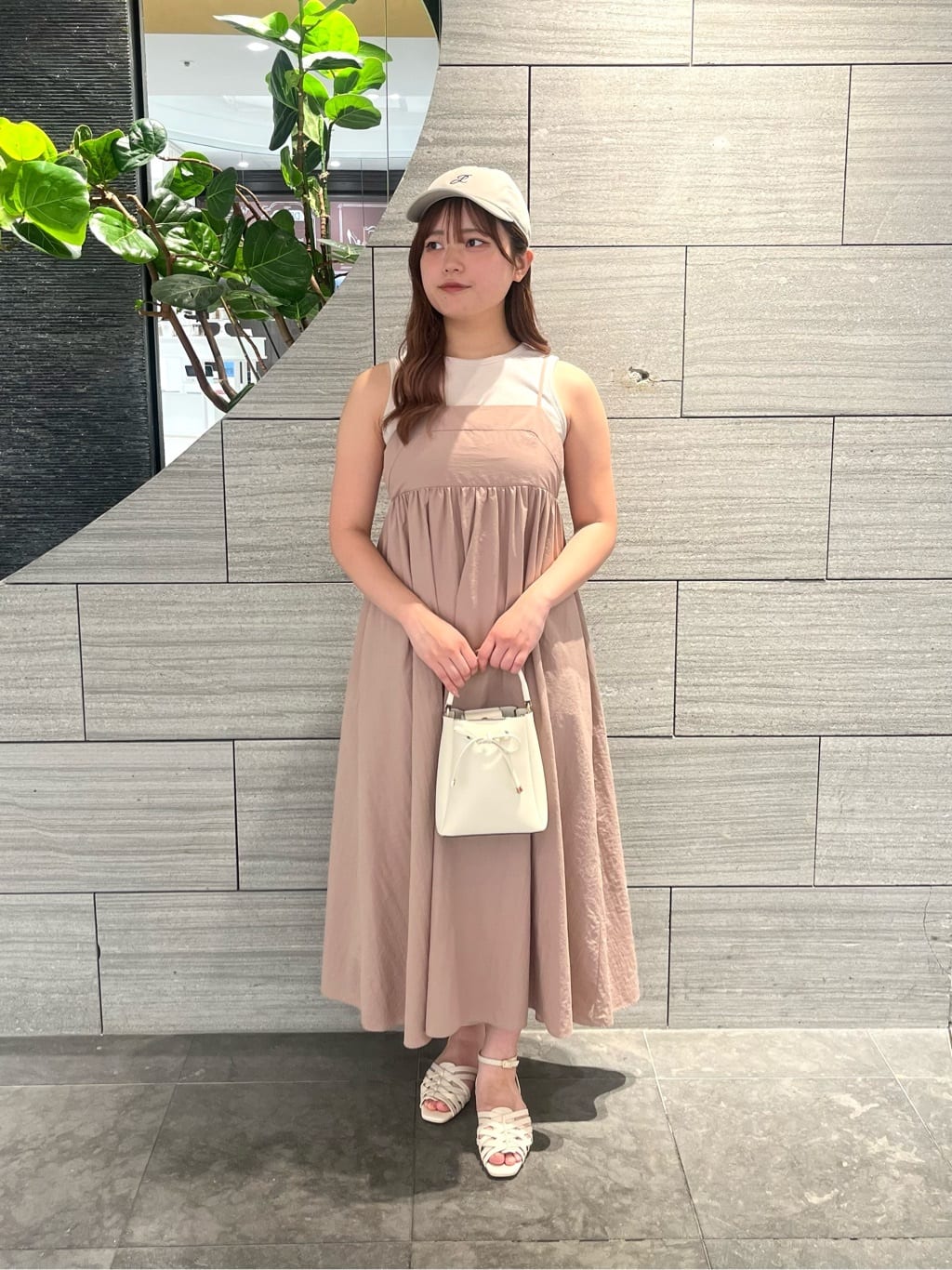 PROPORTION BODY DRESSINGのカットドッキングキャミワンピースを使ったコーディネートを紹介します。｜Rakuten Fashion(楽天ファッション／旧楽天ブランドアベニュー)7377373