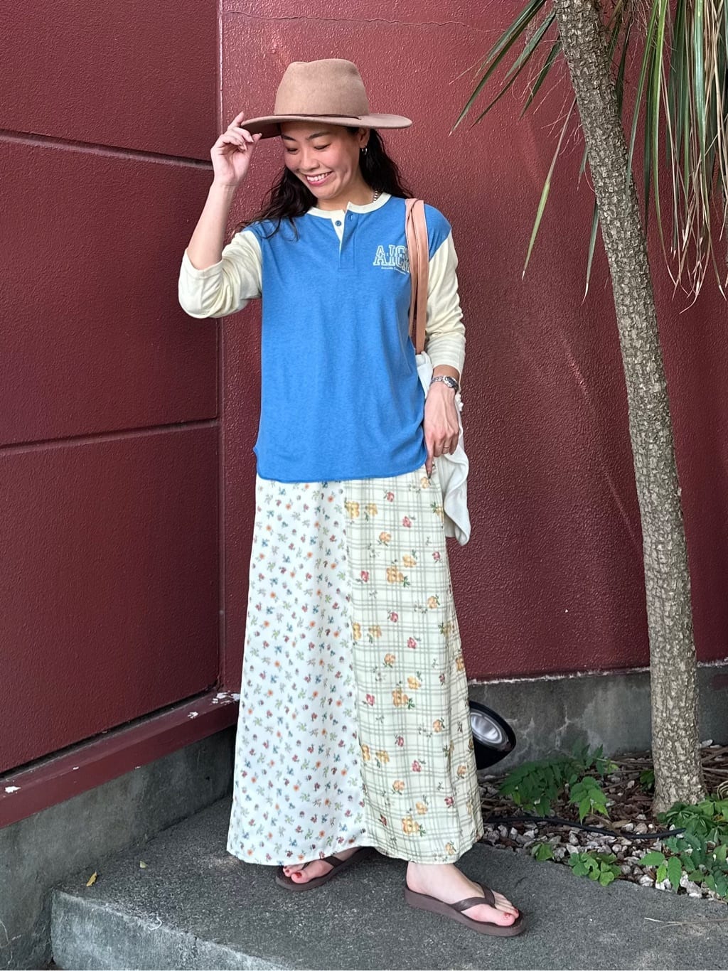 FREAK’S STOREのヘンリーネック フットボール ロゴTシャツを使ったコーディネートを紹介します。｜Rakuten Fashion(楽天ファッション／旧楽天ブランドアベニュー)7381392
