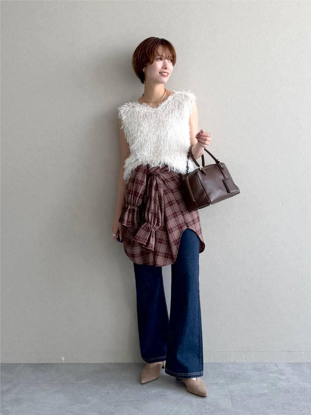 mysty womanのフラッフィーVネックベストを使ったコーディネートを紹介します。｜Rakuten Fashion(楽天ファッション／旧楽天ブランドアベニュー)7381972