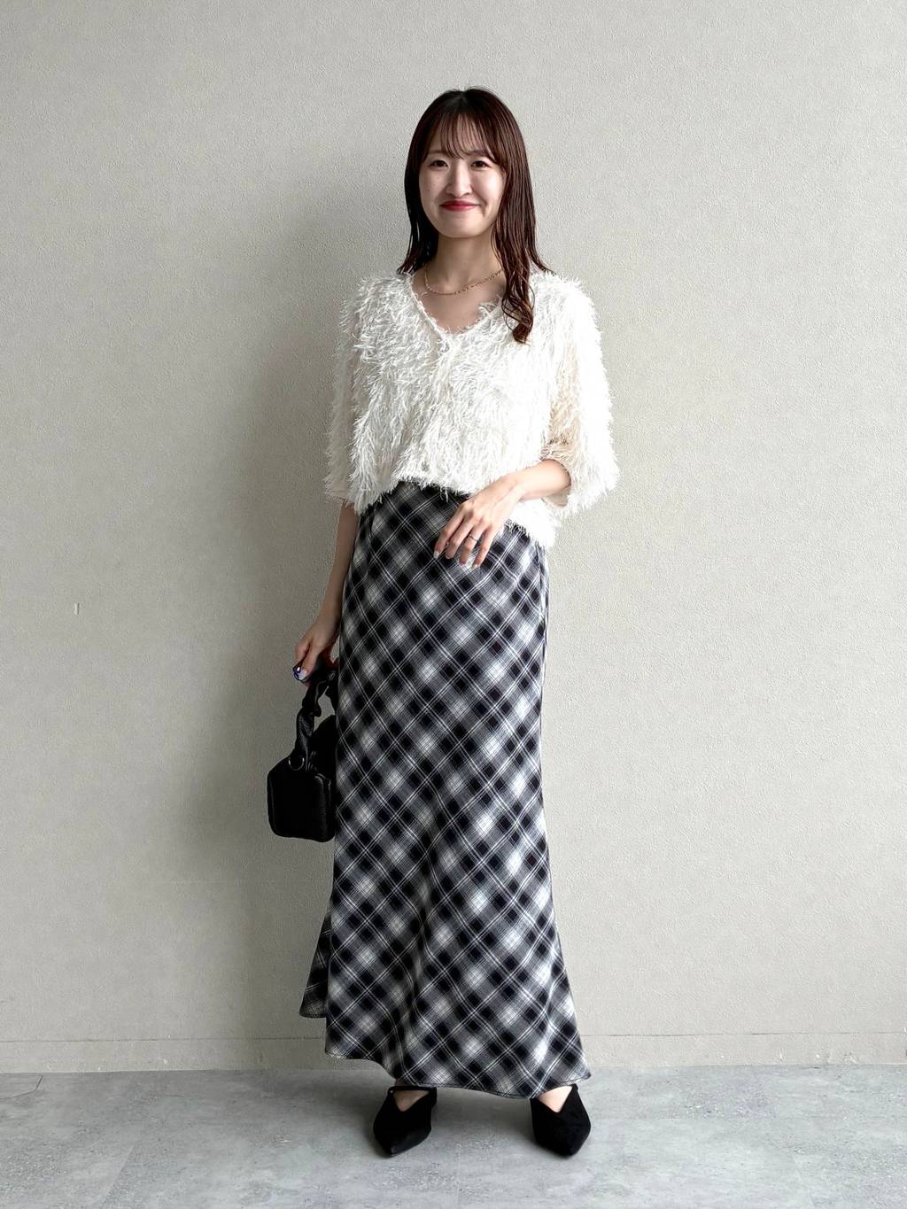mysty womanのフラッフィーVネックカーディガンを使ったコーディネートを紹介します。｜Rakuten Fashion(楽天ファッション／旧楽天ブランドアベニュー)7381690