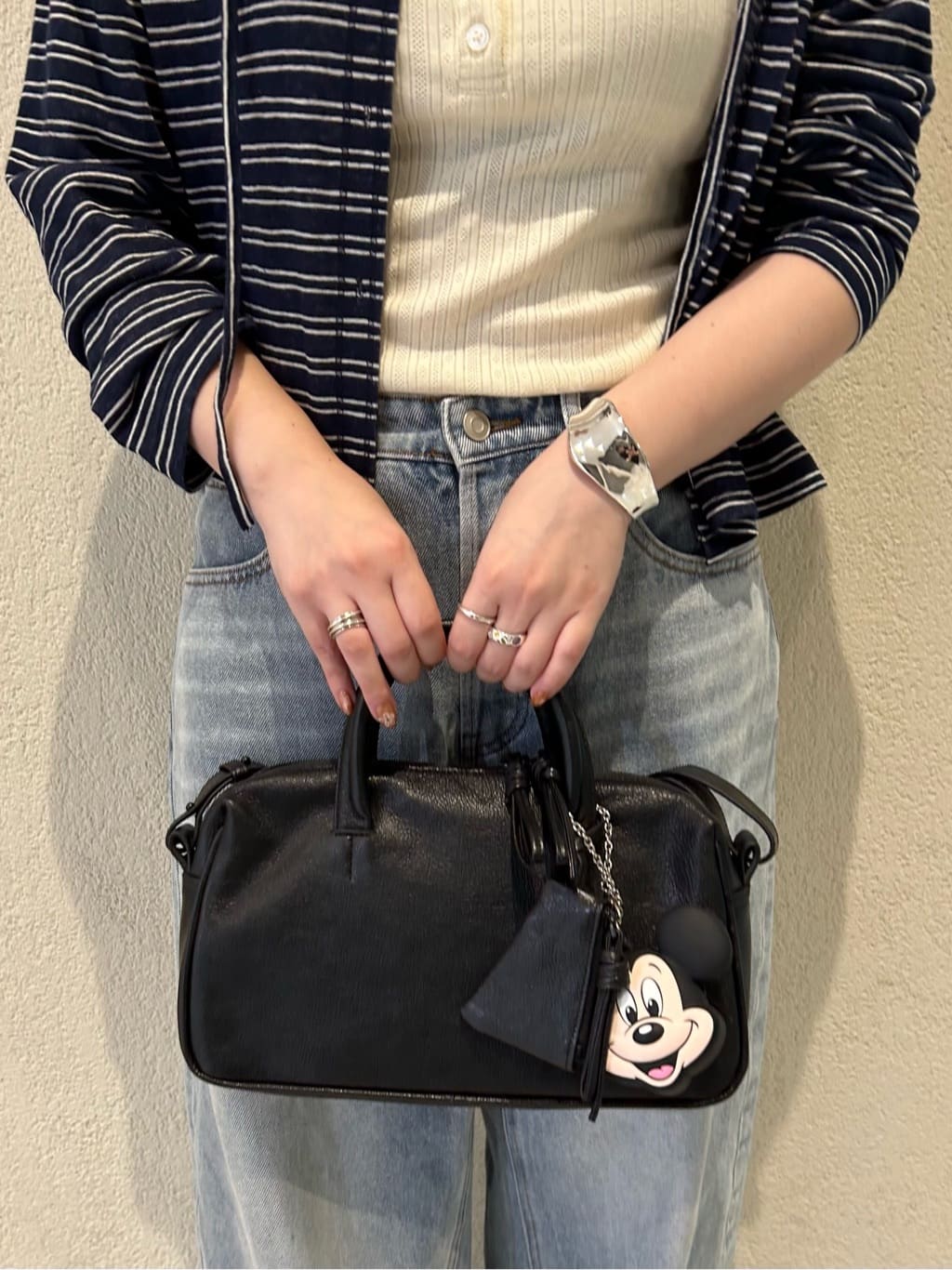 ear PAPILLONNERの変形フロント幅広バングルを使ったコーディネートを紹介します。｜Rakuten Fashion(楽天ファッション／旧楽天ブランドアベニュー)7383467